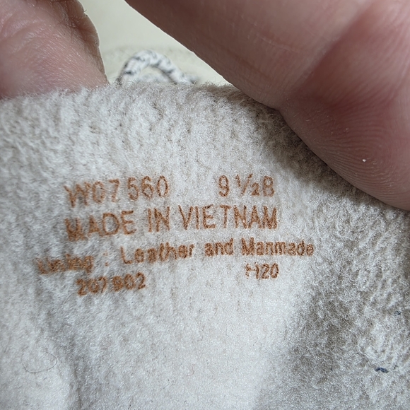 Cole Haan Cream Winter Boots with Sherpa Lining Size 9.5 B Excellent condition. - Picture 5 of 6